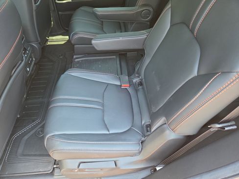 Used 2025 Honda Pilot TrailSport image 23