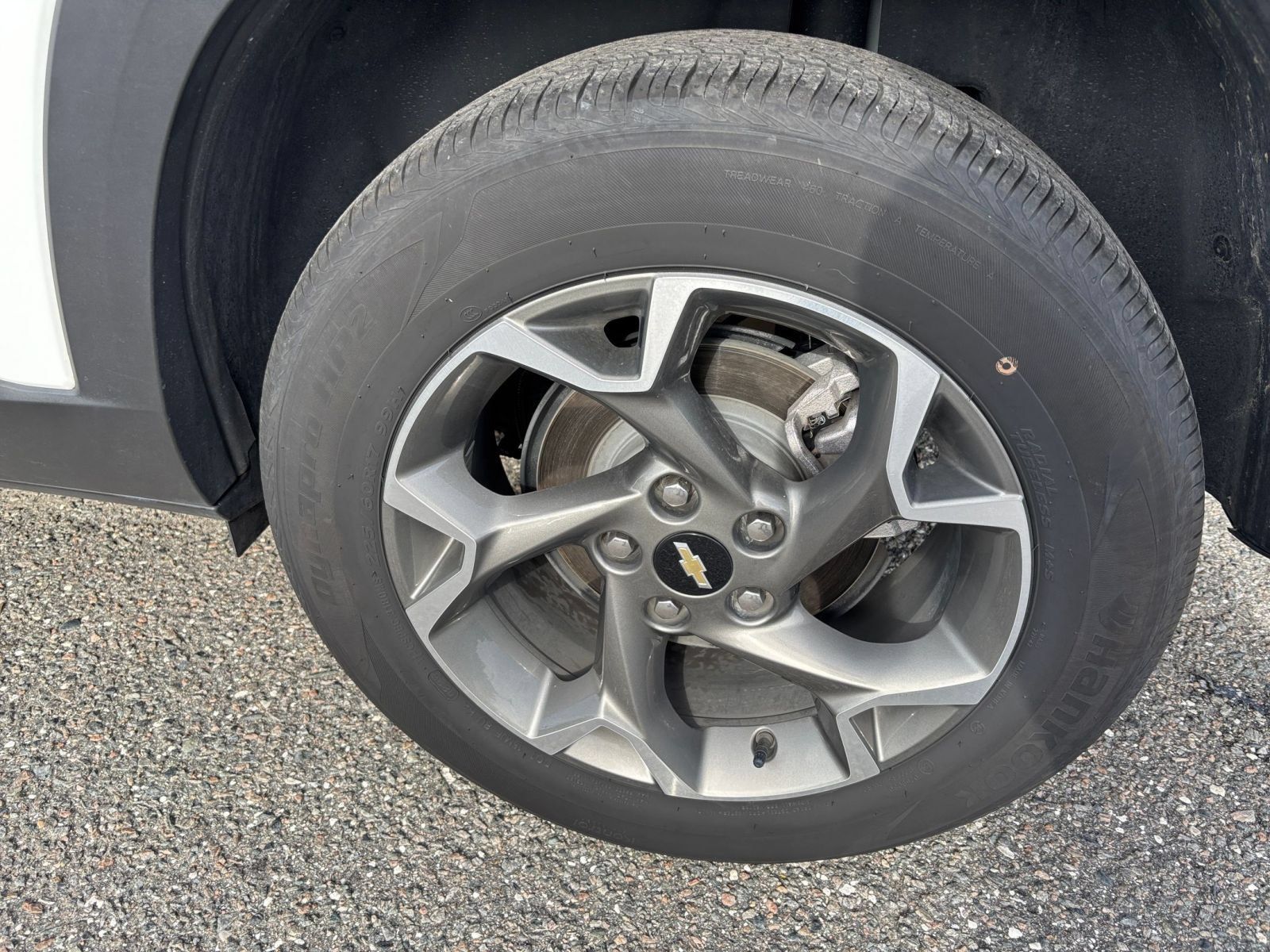Used 2025 Chevrolet Trax LT FWD image 28