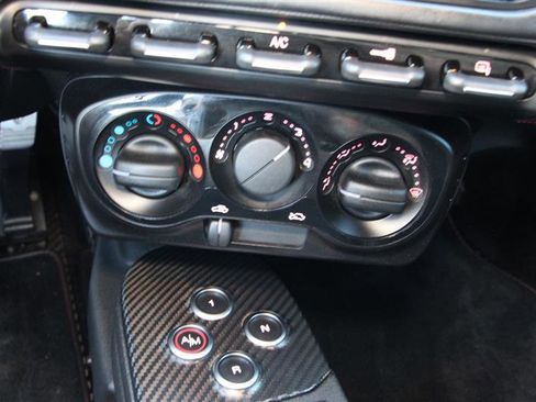 Used 2015 Alfa Romeo 4C Launch Edition w/ Convenience Group RWD image 29