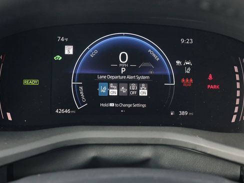 Used 2025 Toyota Camry LE AWD/4WD image 20