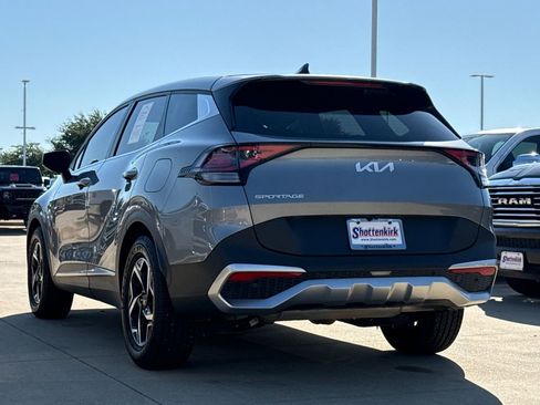 Used 2023 Kia Sportage LX FWD image 6