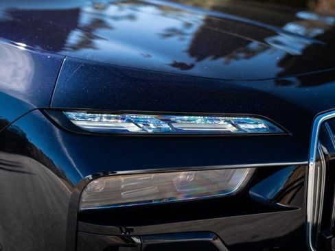 Used 2023 BMW i7 xDrive60 w/ Executive Package 2 image 6