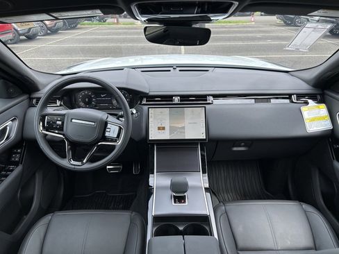 New 2026 Land Rover Range Rover Velar Dynamic SE image 22