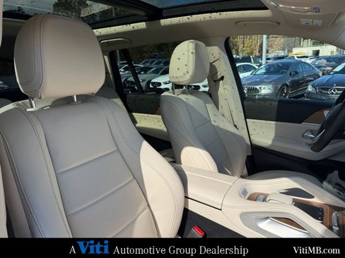 Certified 2022 Mercedes-Benz GLS 450 4MATIC image 31