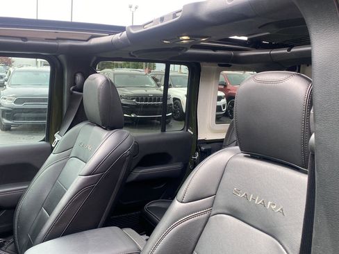 Used 2023 Jeep Wrangler Sahara w/ Cold Weather Group image 12