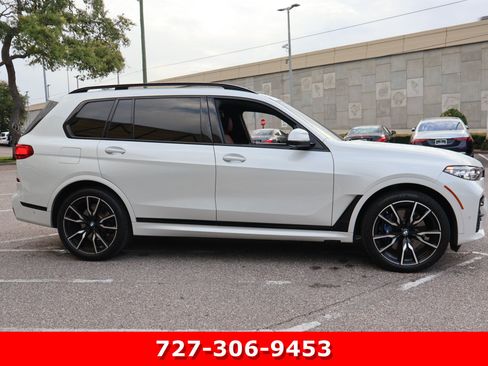 Used 2022 BMW X7 xDrive40i w/ M Sport Package AWD/4WD image 11