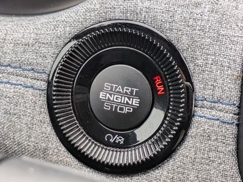 Used 2024 Jeep Compass Latitude image 25