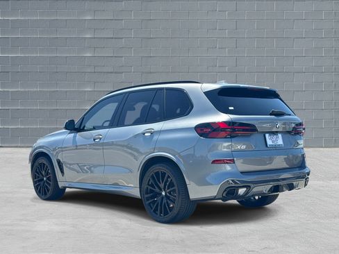 Used 2024 BMW X5 xDrive40i w/ M Sport Package AWD/4WD image 3