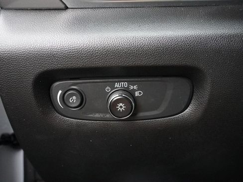 Used 2023 Chevrolet Traverse LT AWD/4WD image 44