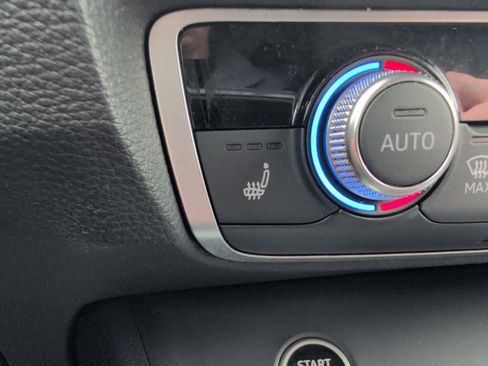 Used 2022 Audi Q3 2.0T Premium Plus w/ Premium Plus Package image 3