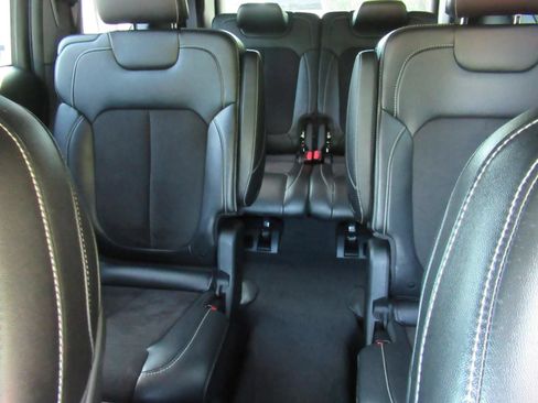 Used 2024 Jeep Grand Cherokee L Altitude RWD image 16