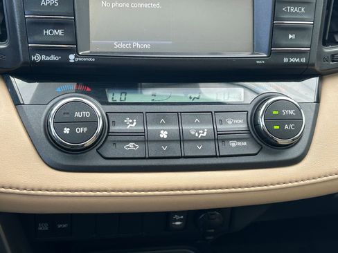 Used 2017 Toyota RAV4 XLE AWD/4WD image 22