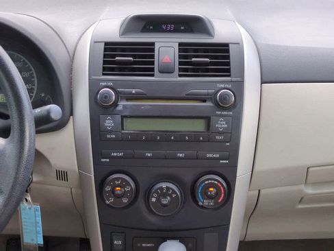 Used 2013 Toyota Corolla L FWD image 13