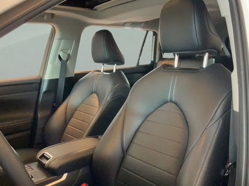 Used 2023 Toyota Highlander XLE FWD image 26