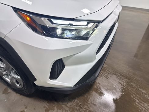 Used 2025 Toyota RAV4 LE AWD/4WD image 41