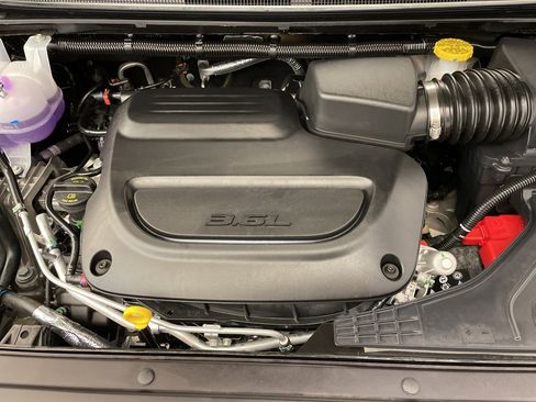 New 2026 Chrysler Pacifica Limited w/ Uconnect Theater Family Group image 21