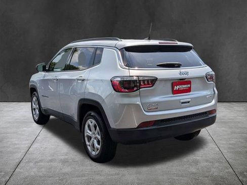 Used 2024 Jeep Compass Latitude AWD/4WD image 6