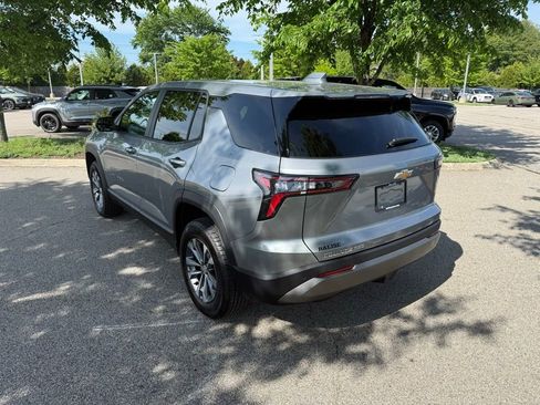 Used 2026 Chevrolet Equinox LT AWD/4WD image 3