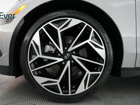 Used 2023 Hyundai Ioniq 6 Limited image 17