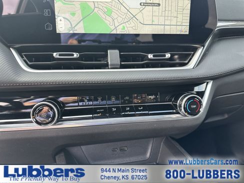 Used 2025 Chevrolet Equinox LT image 18