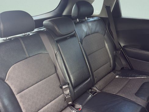 Used 2019 Kia Niro S Touring FWD image 18