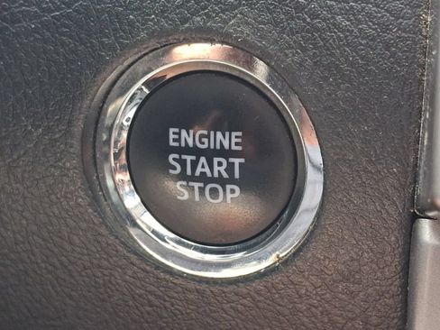 Used 2022 Toyota 4Runner Limited AWD/4WD image 28