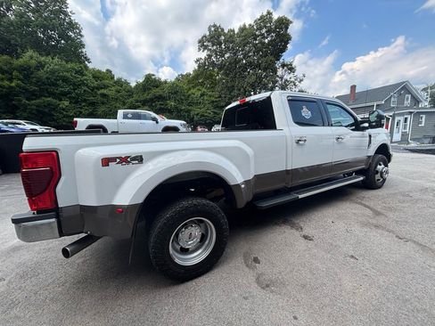Used 2022 Ford F350 Lariat w/ Lariat Ultimate Package AWD/4WD image 9