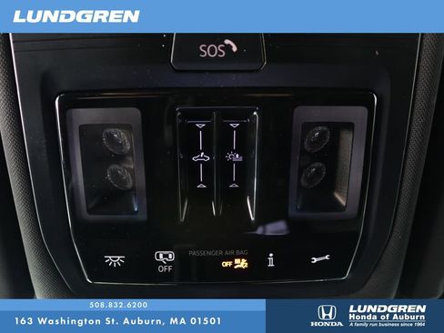 Used 2024 Volkswagen Atlas Cross Sport SE AWD/4WD image 30