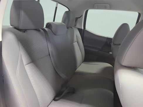 Used 2021 Toyota Tacoma SR5 AWD/4WD image 16