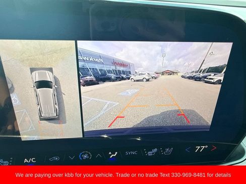Used 2025 Chevrolet Tahoe Premier AWD/4WD image 32