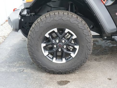 Used 2024 Jeep Wrangler Unlimited Rubicon w/ Technology Group AWD/4WD image 6