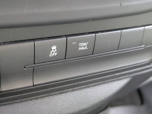Used 2017 RAM 2500 SLT AWD/4WD image 14