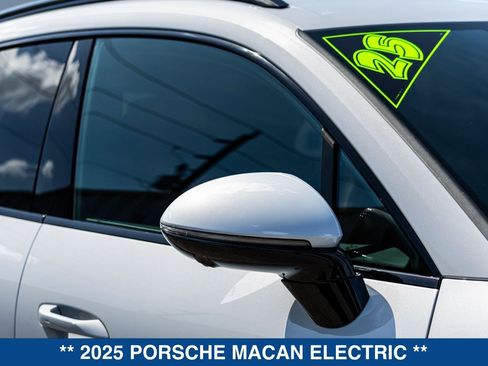 Used 2025 Porsche Macan Turbo Electric AWD/4WD image 17