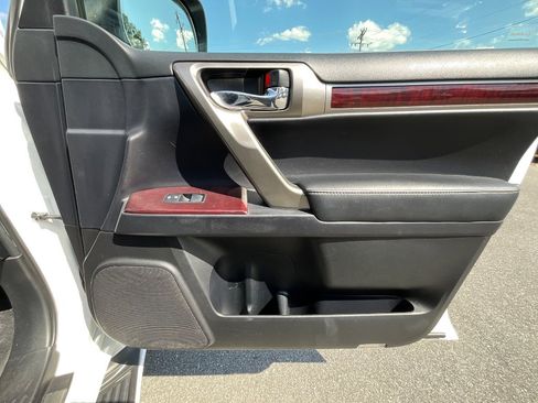 Used 2016 Lexus GX 460 Luxury image 37
