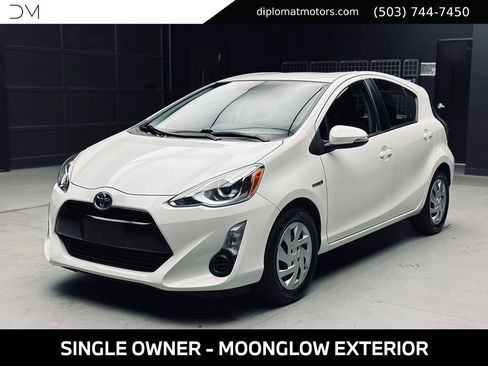 Used 2015 Toyota Prius C Two FWD image 1