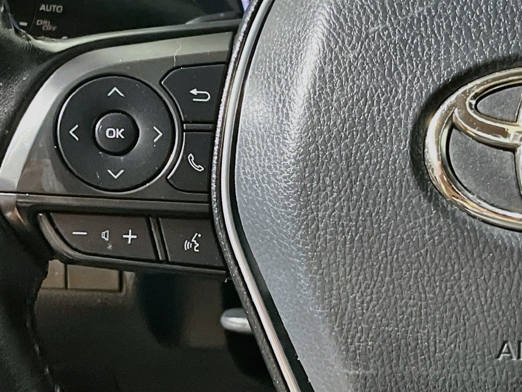 Used 2019 Toyota Camry SE FWD image 16