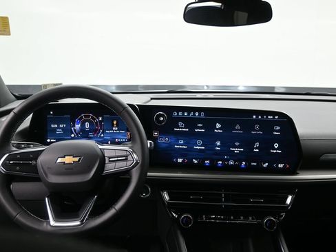 Used 2026 Chevrolet Traverse LT FWD image 15