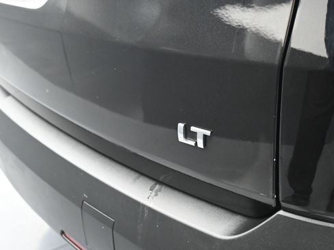 Used 2023 Chevrolet Traverse LT AWD/4WD image 40