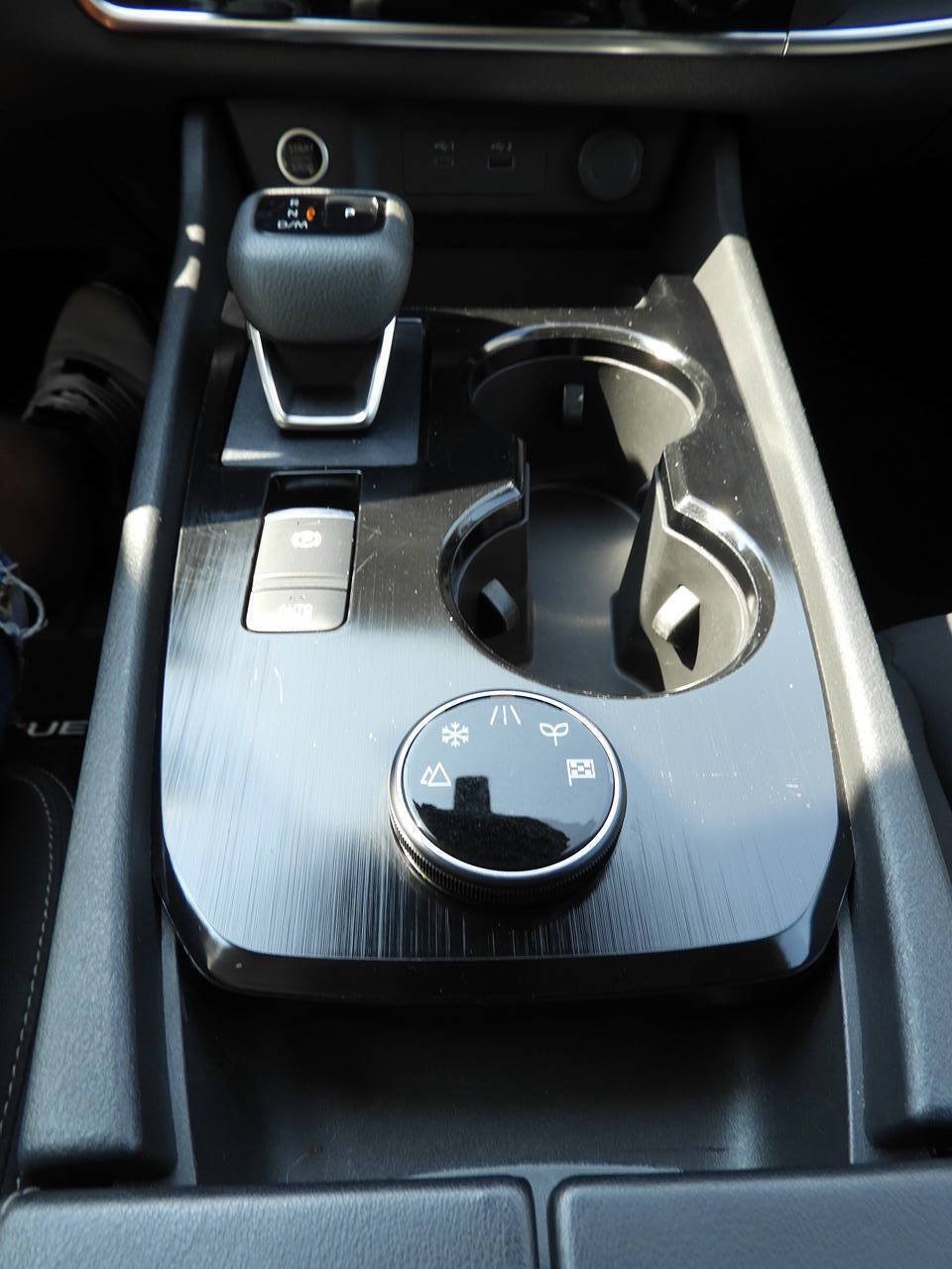 Used 2023 Nissan Rogue S AWD/4WD image 40