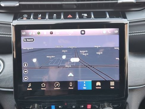 Certified 2022 Jeep Grand Cherokee L Overland AWD/4WD image 18