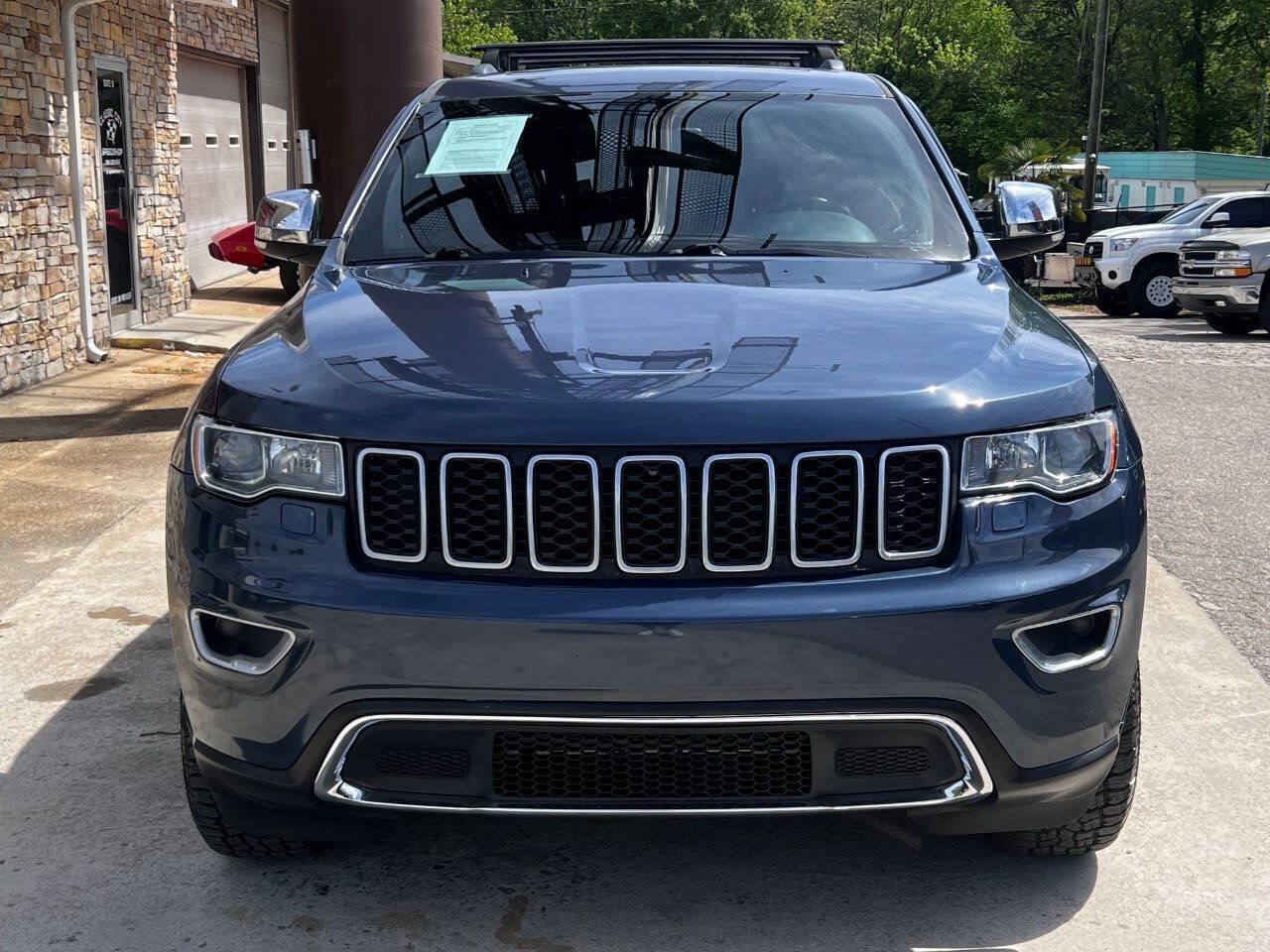 Used 2019 Jeep Grand Cherokee Limited AWD/4WD image 9
