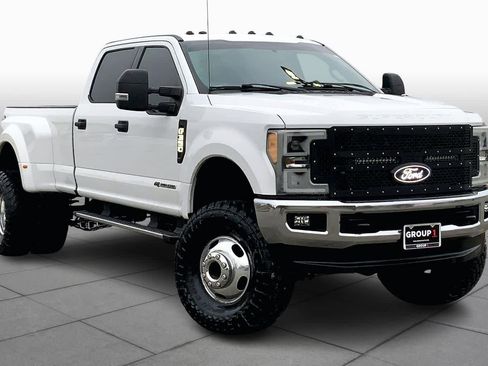 Used 2017 Ford F350 XLT w/ XLT Value Package image 2