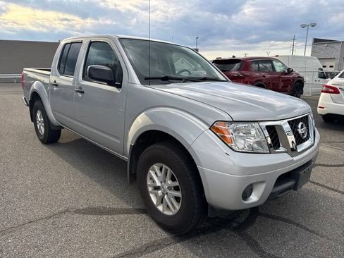 Used 2019 Nissan Frontier SV AWD/4WD image 3