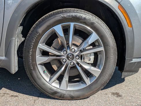 Certified 2025 INFINITI QX60 Luxe image 11