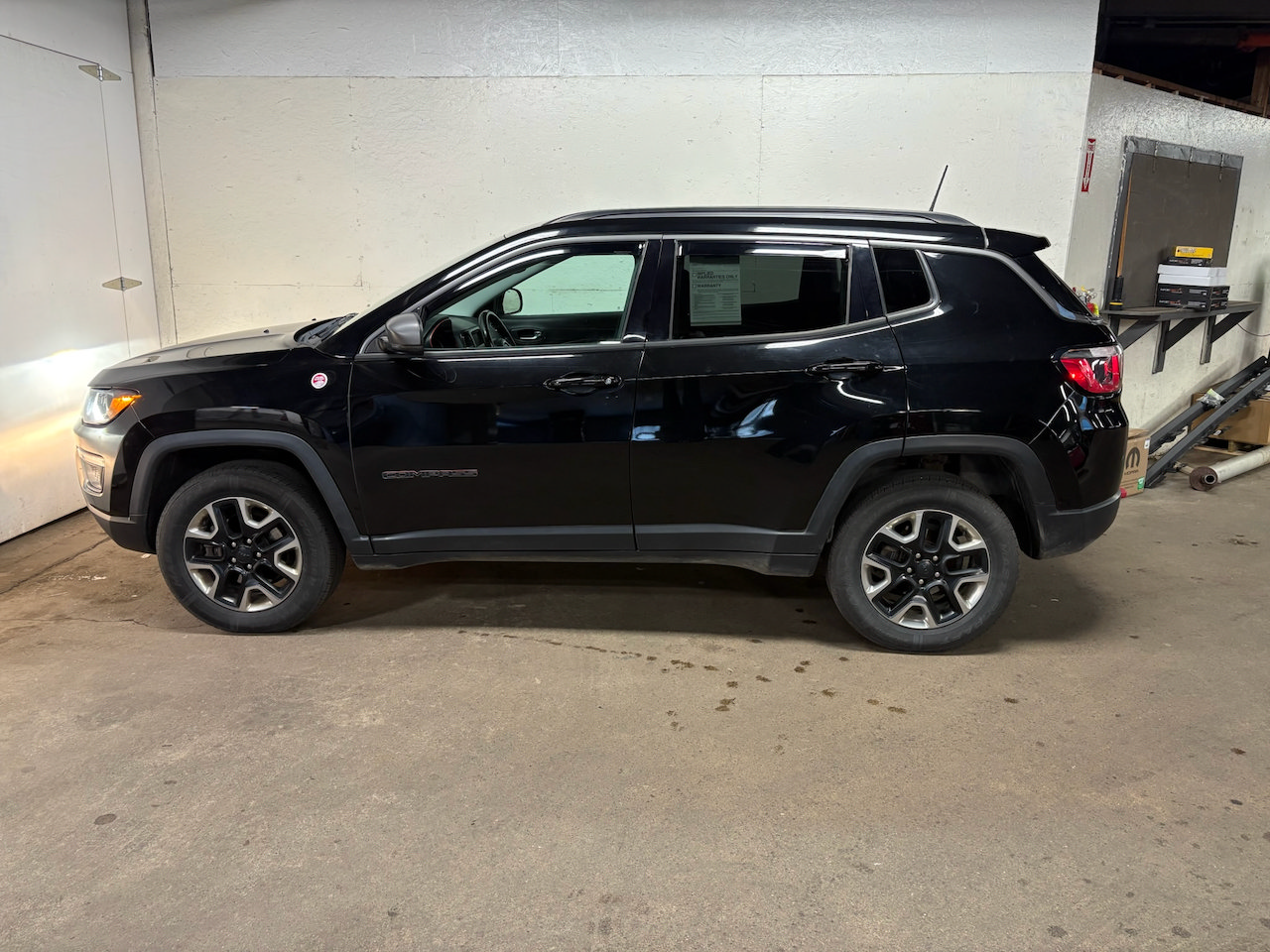 Used 2018 Jeep Compass Trailhawk w/ Leather Interior Group AWD/4WD image 6