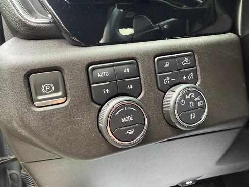 Used 2024 Chevrolet Silverado 1500 High Country AWD/4WD image 14