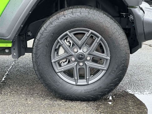 Used 2025 Jeep Wrangler Sport AWD/4WD image 7