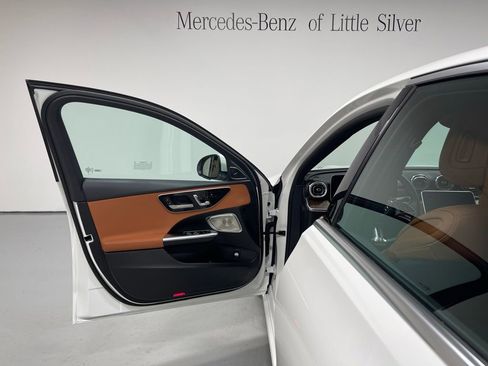 Used 2025 Mercedes-Benz C 300 4MATIC Sedan image 17