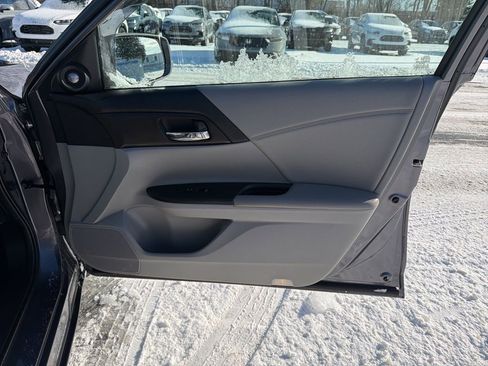 Used 2015 Honda Accord Touring image 27