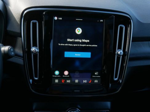 Certified 2023 Volvo XC40 Recharge Ultimate image 20